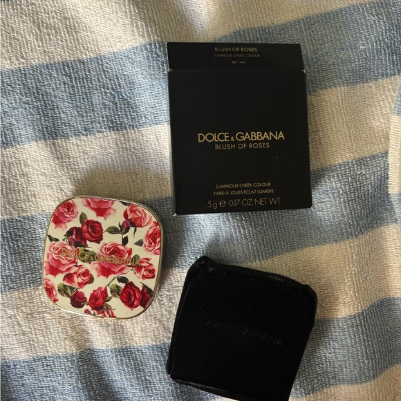 Dolce & Gabbana Pink Blush of Roses Compact with Floral Design - Picture 6 of 7